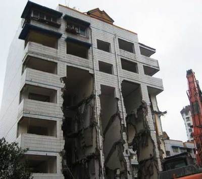 綿陽“空中樓閣”原因查明:開發商違規拆除(圖)-- 重慶晨報官方網站